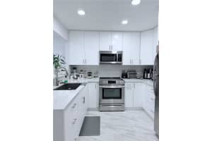 1100 Hillcrest Ct APT 111, Hollywood, FL 33021, - MLS#A12029655