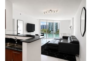 325 S Biscayne Blvd #717, Miami, FL 33131, - MLS#A12029678