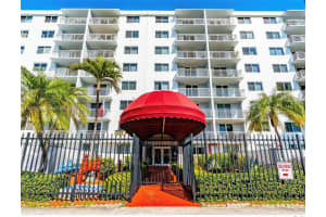 1251 NE 108th St APT 617, Miami, FL 33161, - MLS#A12029838