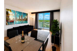 900 Sw 8th St 1103, Miami