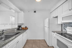 900 SW 8th St APT 1103, Miami, FL 33130, - MLS#A12029937