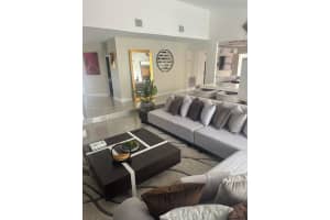7363 Nw 49th St, Lauderhill