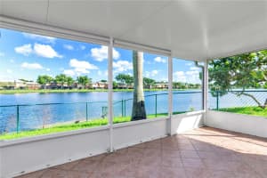 10627 NW 7th St, Pembroke Pines, FL 33026, - MLS#A12030820