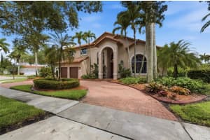 18000 NW 16th St, Pembroke Pines, FL 33029, - MLS#A12030825