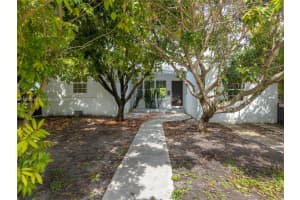 8942 Carlyle Ave, Surfside, FL 33154, - MLS#A12030845