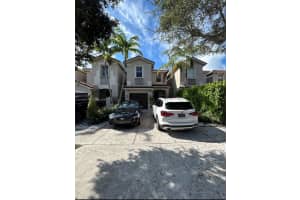 15372 Sw 9th Way, Miami