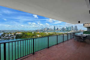 1000 Venetian Way 1703, Miami