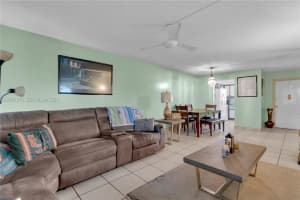 1200 Tallwood Ave APT 202, Hollywood, FL 33021, - MLS#A12031315