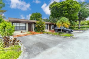 2330 Plum Ct, Pembroke Pines, FL 33026, - MLS#A12031357