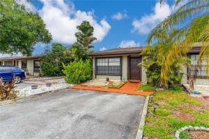 2330 Plum Ct, Pembroke Pines, FL 33026, - MLS#A12031357
