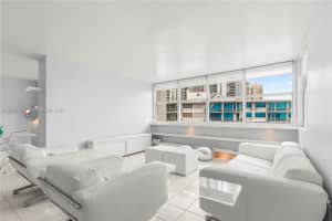 1420 Brickell Bay Drive, Miami, FL 33131 - MLS#A12031437