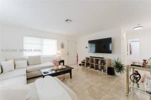 2604 NW 48th St, Fort Lauderdale, FL 33309, - MLS#A12031808