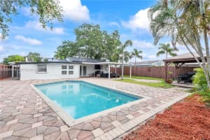 6810 Douglas St, Hollywood, FL 33024, - MLS#A12031862