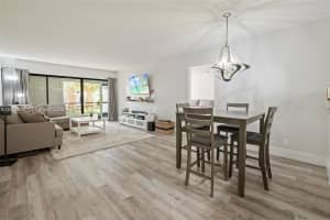 301 Racquet Club Rd 104, Weston