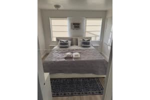 1419 Nw 44th St, Miami