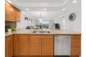 5701 Collins Ave APT 1711, Miami Beach, FL 33140, - MLS#A12032494