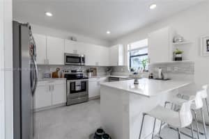 561 Nw 204th St, Miami Gardens