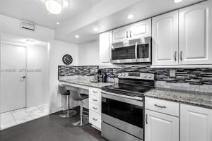 1000 Parkview Dr APT 715, Hallandale Beach, FL 33009, - MLS#A12032641
