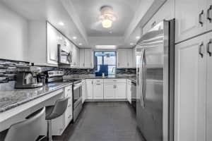 1000 Parkview Dr APT 715, Hallandale Beach, FL 33009, - MLS#A12032641