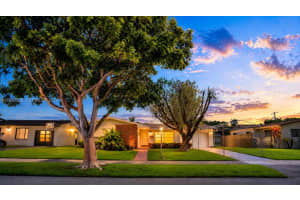 1730 Sw 97th Place, Miami, Fl 33165, Miami