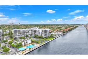 1000 Parkview Dr 229, Hallandale Beach
