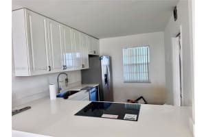 575 Oaks Lane, Pompano Beach, FL 33069 - MLS#A12032897