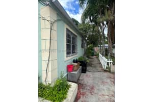 1376 NW 45th St, Miami, FL 33142, - MLS#A12032940