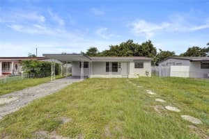 1140 N 74th Way, Hollywood