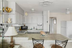 725 11th Avenue, Hallandale Beach, FL 33009 - MLS#A12032971