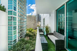 950 Brickell Bay Dr 803, Miami