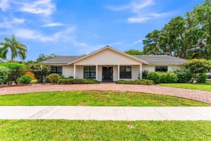 680 El Dorado Parkway, Plantation, FL 33317 - MLS#A12033699