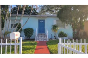 1860 52 Street, Miami, FL 33142 - MLS#A12033814