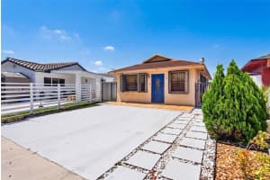 983 42nd Place, Hialeah, FL 33012 - MLS#A12033889