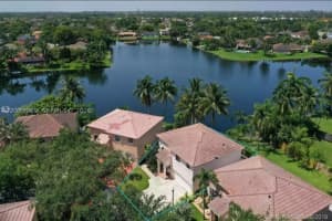 320 99th Avenue, Pembroke Pines, FL 33025 - MLS#A12033969