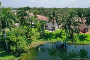 320 99th Avenue, Pembroke Pines, FL 33025 - MLS#A12033969