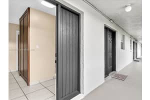 210 87th Avenue, Miami, FL 33172 - MLS#A12034326