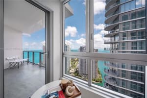 300 Biscayne Boulevard, Miami, FL 33131 - MLS#A12034417