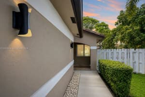 414 177th Avenue, Pembroke Pines, FL 33029 - MLS#A12034519