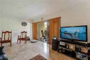 9371 Fontainebleau Boulevard, Miami, FL 33172 - MLS#A12034537