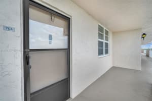 250 Jacaranda Drive, Plantation, FL 33324 - MLS#A12034693