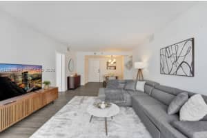 5225 Collins Avenue, Miami Beach, FL 33140 - MLS#A12035046