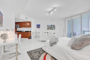 475 Brickell Ave Apt 3408, Miami, FL 33131, - MLS#A12035171