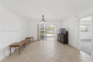 7887 Golf Cir Dr Apt 203, Margate, FL 33063, - MLS#A12035544