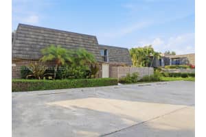909 9th Terrace, Palm Beach Gardens, FL 33418 - MLS#A12035597