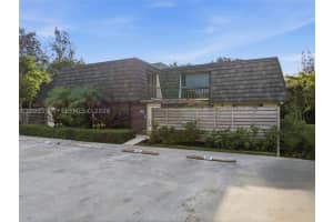 909 9th Terrace, Palm Beach Gardens, FL 33418 - MLS#A12035597