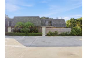 909 9th Terrace, Palm Beach Gardens, FL 33418 - MLS#A12035597