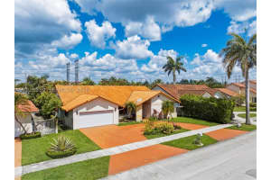 320 Nw 136th Avenue, Miami, Fl 33182, Miami