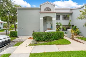 12026 NW 11th St, Pembroke Pines, FL 33026, - MLS#A12036118