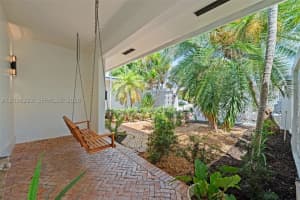 11530 Ne 22nd Dr, North Miami