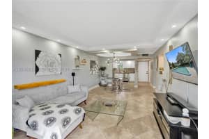 9440 SW 8th St Apt 309, Boca Raton, FL 33428, - MLS#A12036227